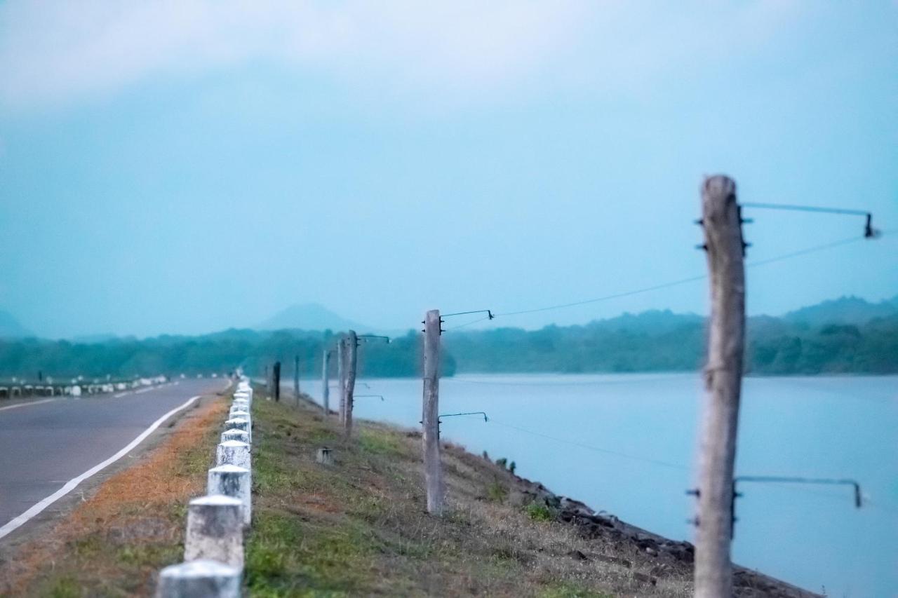 White Win Villa Elewela エクステリア 写真