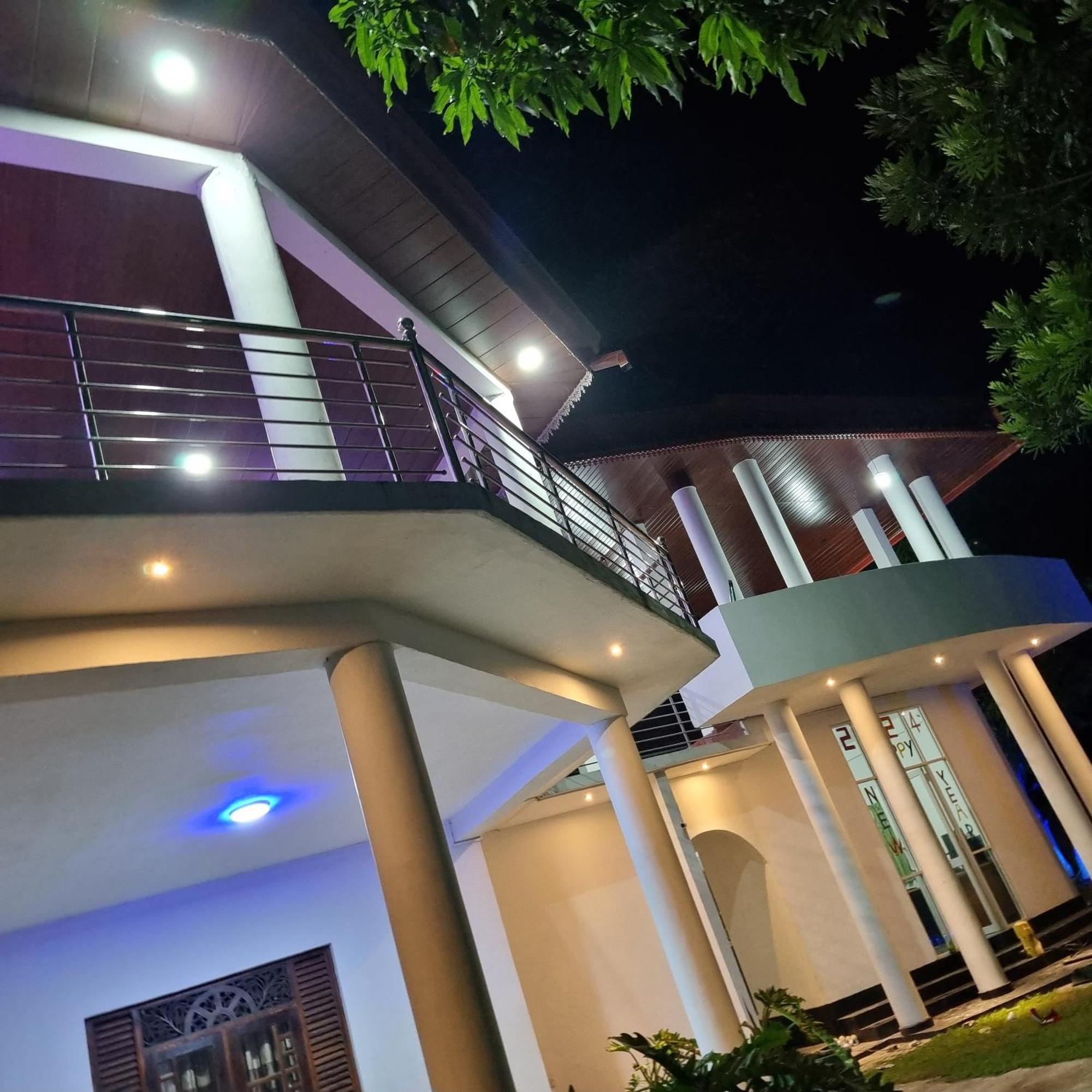 White Win Villa Elewela エクステリア 写真