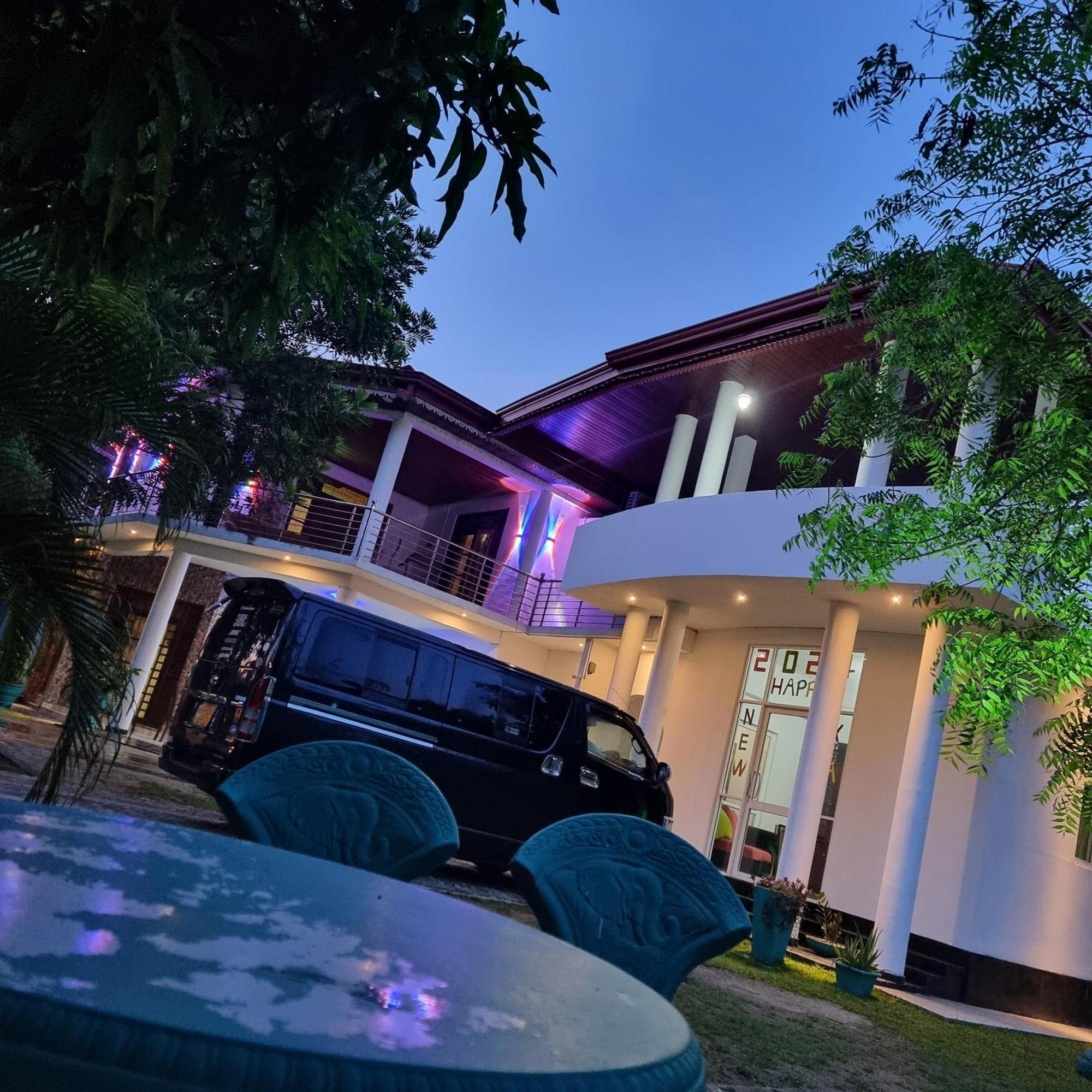White Win Villa Elewela エクステリア 写真